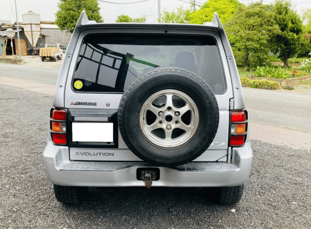 1997 Mitsubishi Pajero JDM car for sale — photo 6 of 10