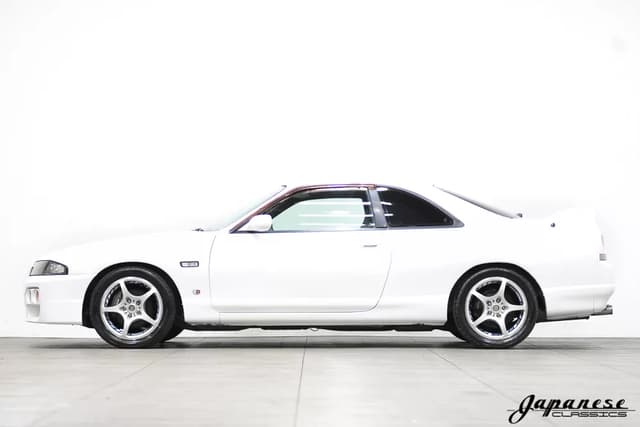 1996 Nissan Skyline JDM car for sale — photo 4 of 25