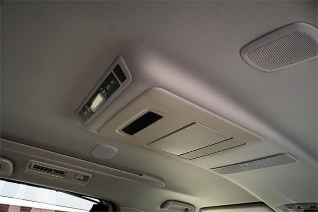 2012 Toyota Vellfire JDM car for sale — photo 14 of 24