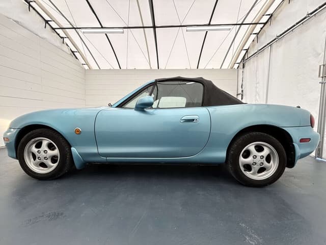 2000 Mazda Roadster (Eunos Roadster / MX-5) JDM car for sale — photo 8 of 25