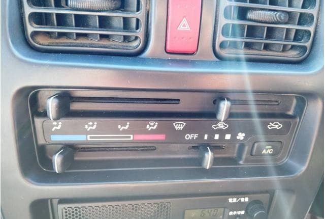 2005 Suzuki Carry JDM car for sale — photo 16 of 20