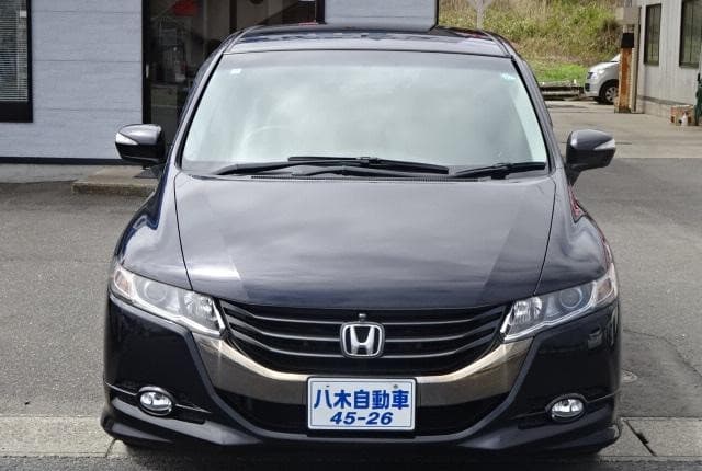 2011 Honda Odyssey JDM car for sale — photo 2 of 25