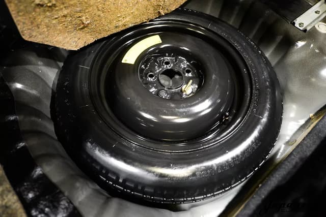 1999 Nissan Cima JDM car for sale — photo 22 of 25