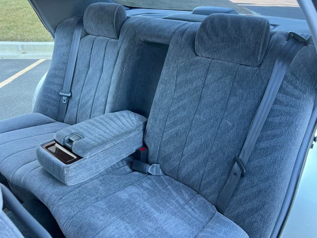 1998 Toyota Crown JDM car for sale — photo 20 of 25