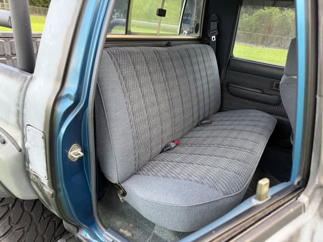 1993 Toyota Hilux JDM car for sale — photo 18 of 25