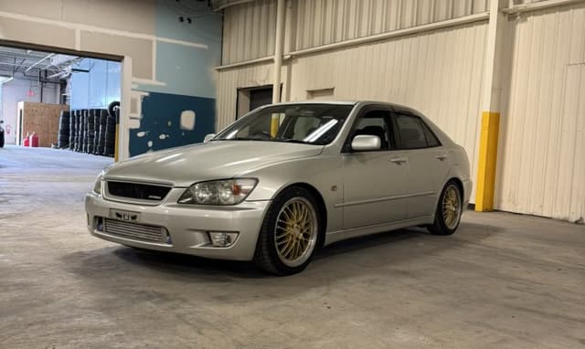 1998 Toyota Altezza JDM car for sale — photo 15 of 25