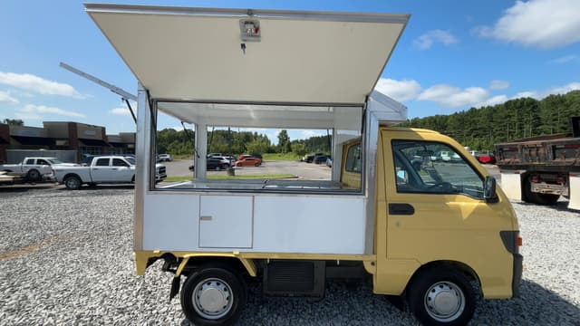 1996 Daihatsu Hijet JDM car for sale — photo 9 of 9