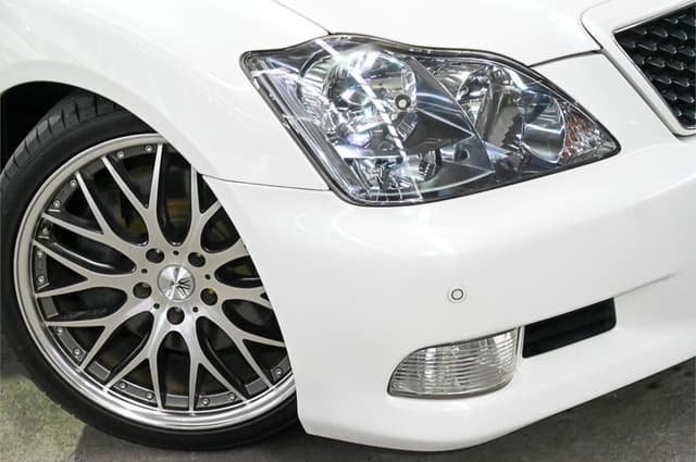 2007 Toyota Crown JDM car for sale — photo 2 of 25