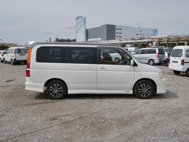 2001 Honda Stepwagon JDM car for sale — photo 4 of 25