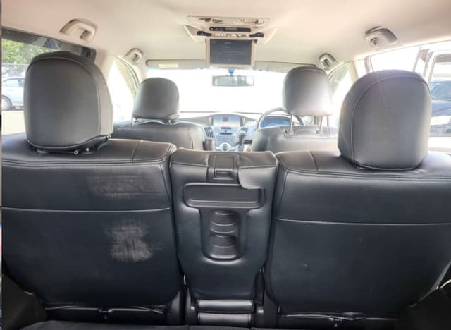 2010 Honda Odyssey JDM car for sale — photo 14 of 16