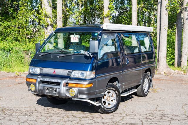 1999 Mitsubishi Delica JDM car for sale — photo 3 of 19