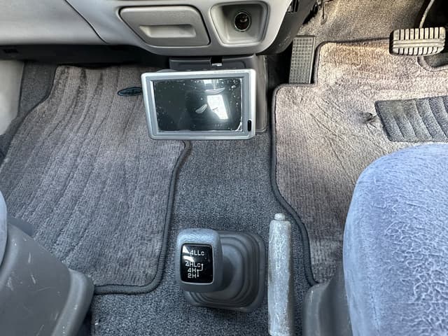 1994 Mitsubishi Delica JDM car for sale — photo 17 of 22