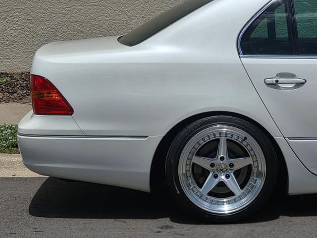 2000 Toyota Celsior JDM car for sale — photo 4 of 25