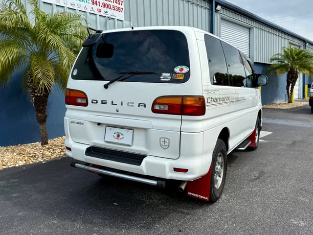 2000 Mitsubishi Delica JDM car for sale — photo 7 of 24