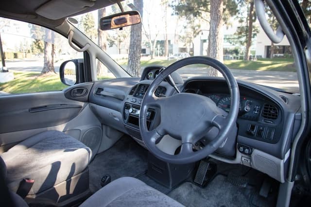 1994 Mitsubishi Delica JDM car for sale — photo 23 of 25