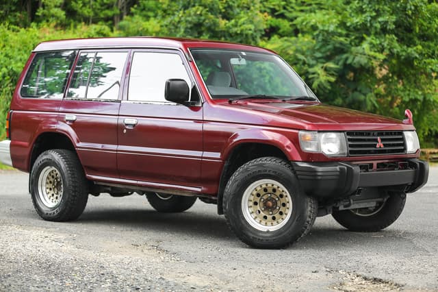 1993 Mitsubishi Pajero JDM car for sale — photo 12 of 25