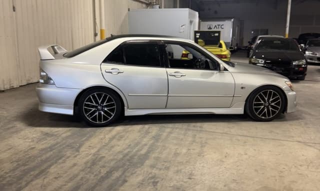 1999 Toyota Altezza JDM car for sale — photo 7 of 25