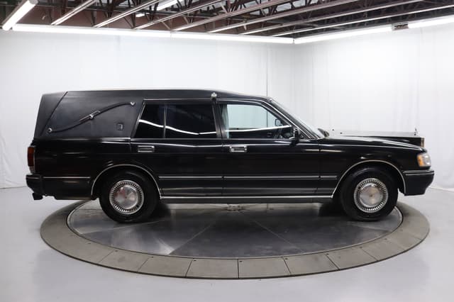 1995 Toyota Crown JDM car for sale — photo 8 of 25