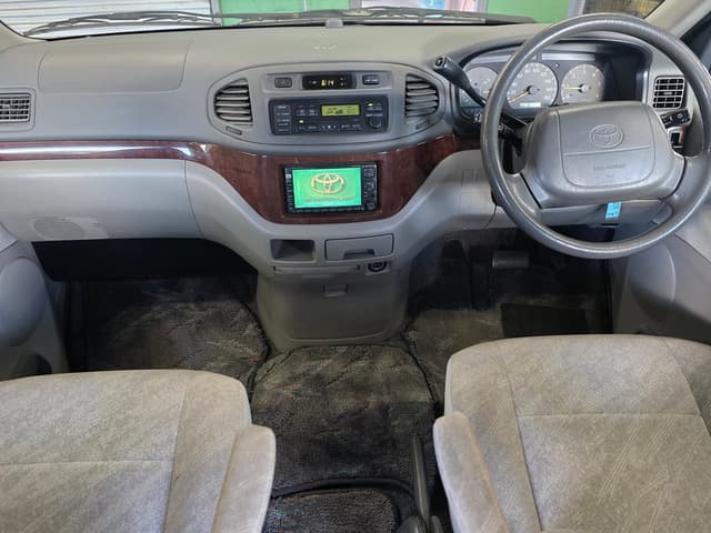 1998 Toyota HiAce JDM car for sale — photo 11 of 22