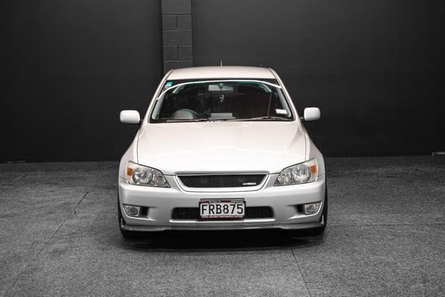 2001 Toyota Altezza JDM car for sale — photo 4 of 16