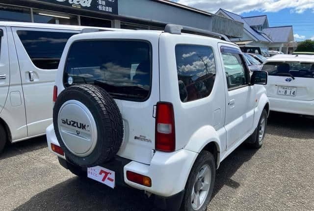 2010 Suzuki Jimny JDM car for sale — photo 16 of 20