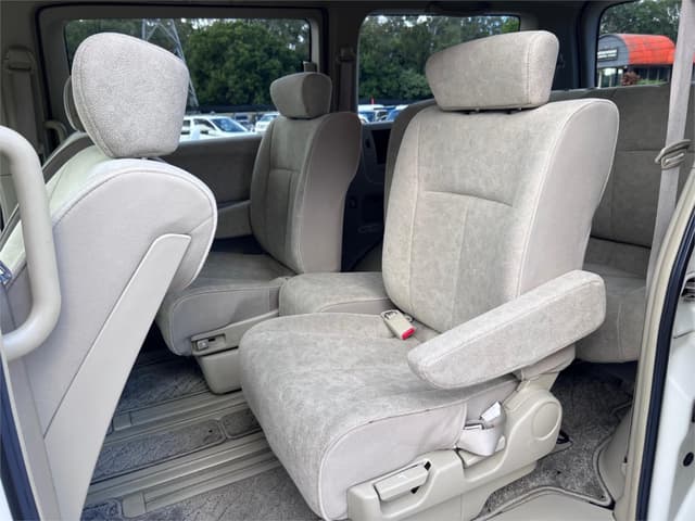 2003 Nissan Elgrand JDM car for sale — photo 14 of 16