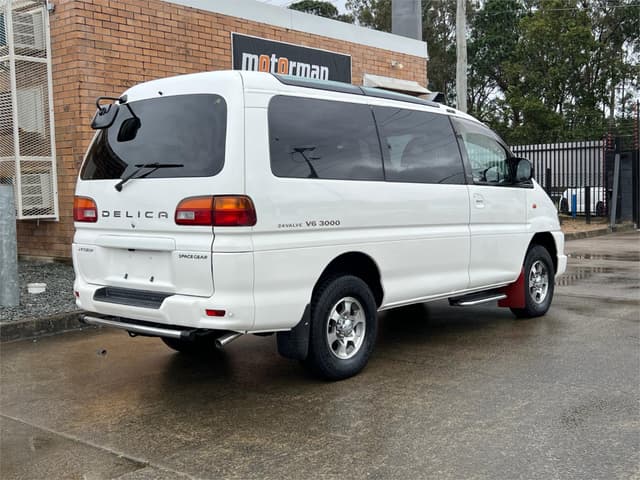 2002 Mitsubishi Delica JDM car for sale — photo 6 of 16