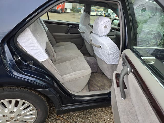 2000 Toyota Crown JDM car for sale — photo 12 of 13