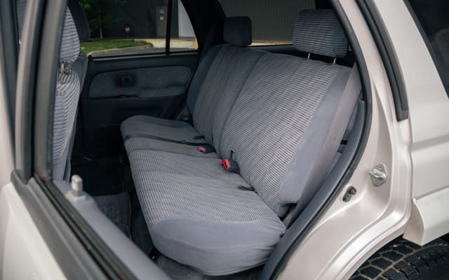 1997 Toyota Hilux Surf JDM car for sale — photo 11 of 12