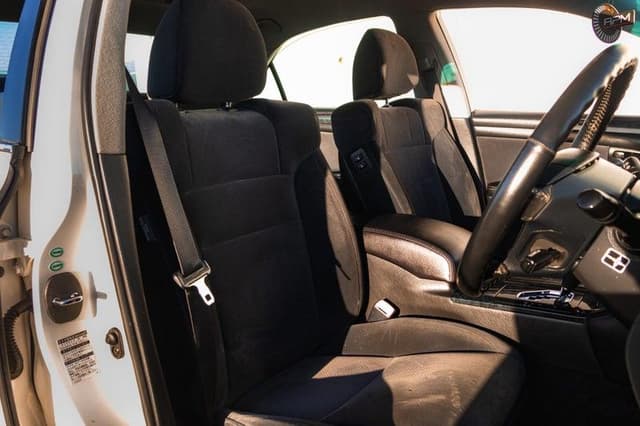 2004 Toyota Crown JDM car for sale — photo 17 of 19