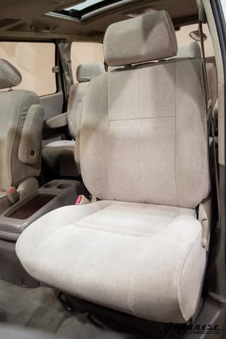 1999 Toyota Grand Hiace JDM car for sale — photo 14 of 25