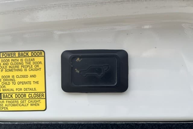 2009 Toyota Harrier JDM car for sale — photo 14 of 25