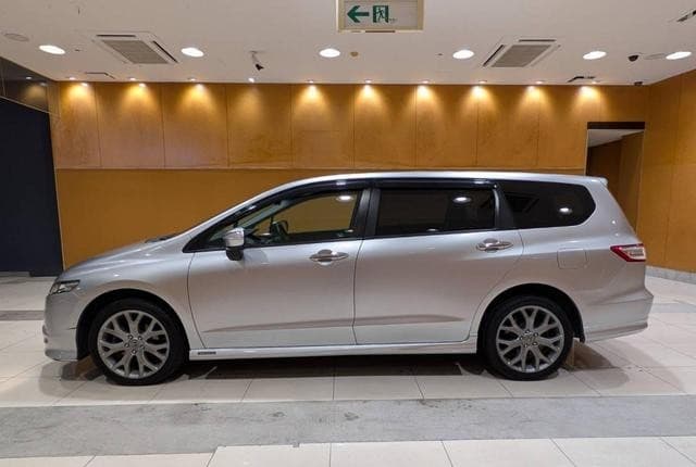 2011 Honda Odyssey JDM car for sale — photo 7 of 25