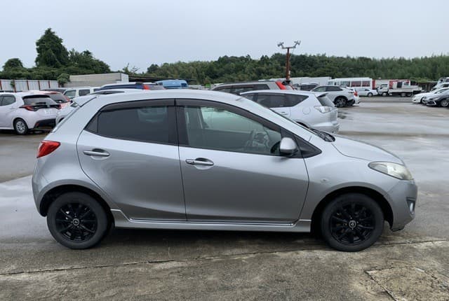 2011 Mazda Demio JDM car for sale — photo 5 of 25