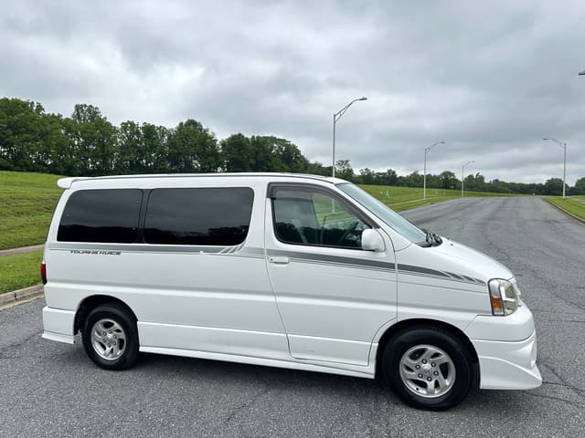 2000 Toyota HiAce JDM car for sale — photo 8 of 20
