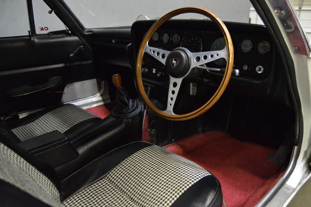 1970 Mazda Cosmo JDM car for sale — photo 14 of 24