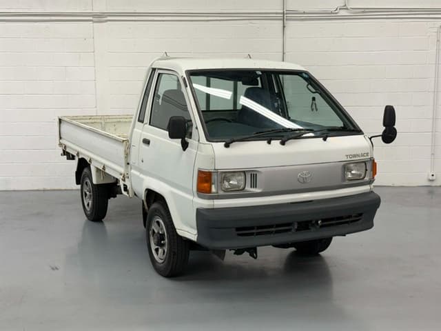 1996 Toyota Townace JDM car for sale — photo 3 of 25