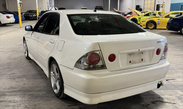 1999 Toyota Altezza JDM car for sale — photo 10 of 25