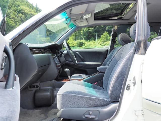 1999 Toyota Crown JDM car for sale — photo 19 of 22