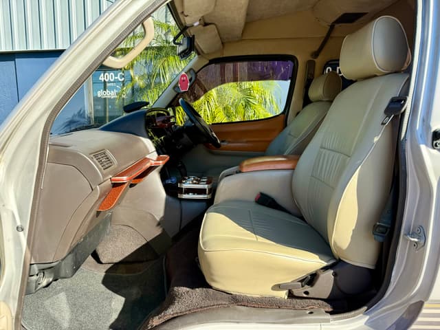1998 Toyota Grand Hiace JDM car for sale — photo 13 of 24