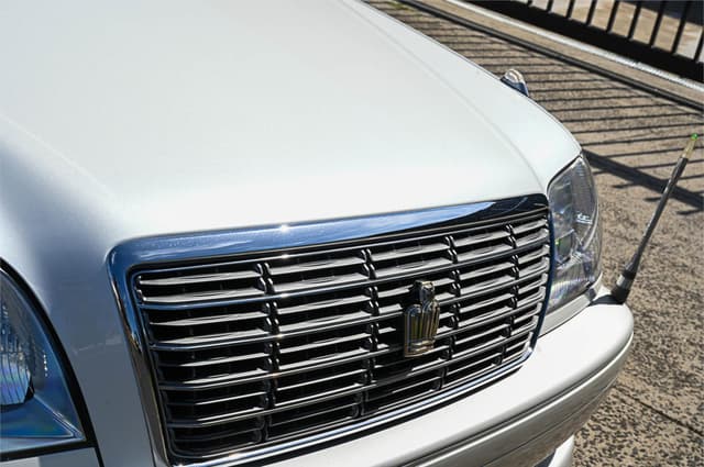 2000 Toyota Crown JDM car for sale — photo 2 of 24