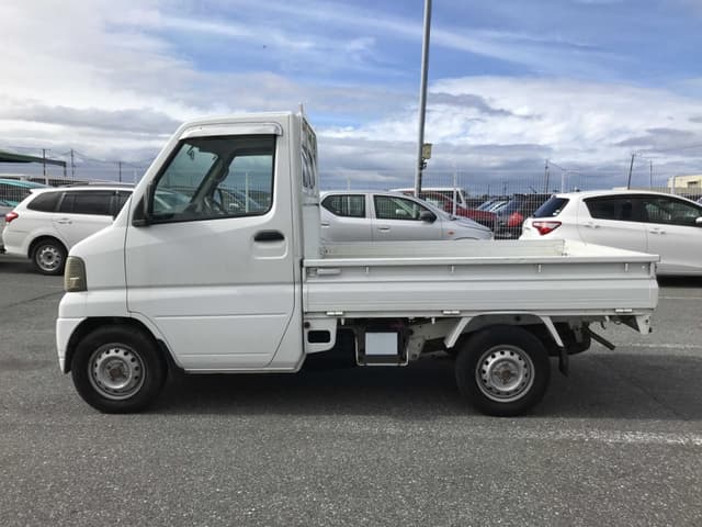 2001 Mitsubishi Minicab JDM car for sale — photo 8 of 24