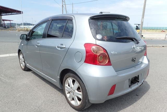 2006 Toyota Vitz JDM car for sale — photo 3 of 25