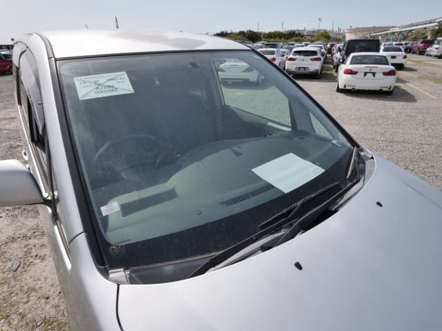 2001 Toyota Noah JDM car for sale — photo 13 of 25