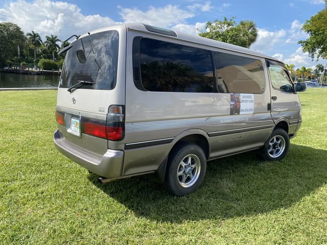 1999 Toyota HiAce JDM car for sale — photo 19 of 20