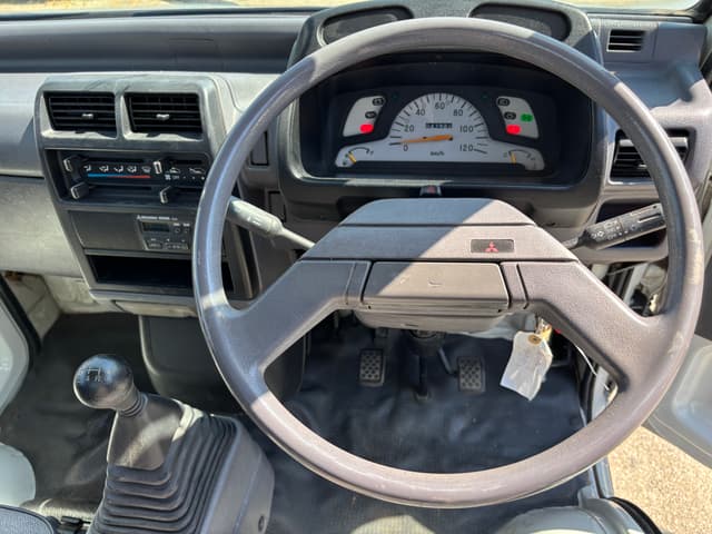 1997 Mitsubishi Minicab JDM car for sale — photo 16 of 25