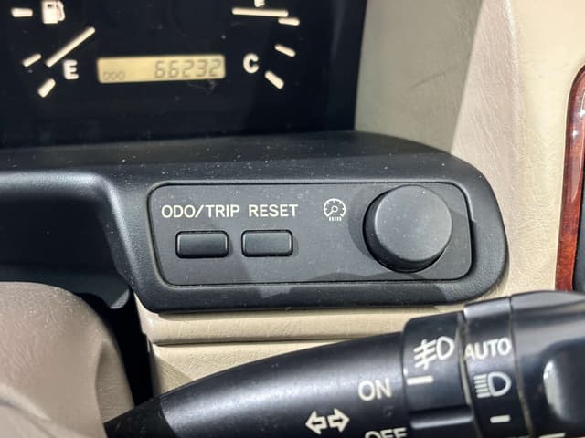 1999 Toyota Crown JDM car for sale — photo 20 of 25