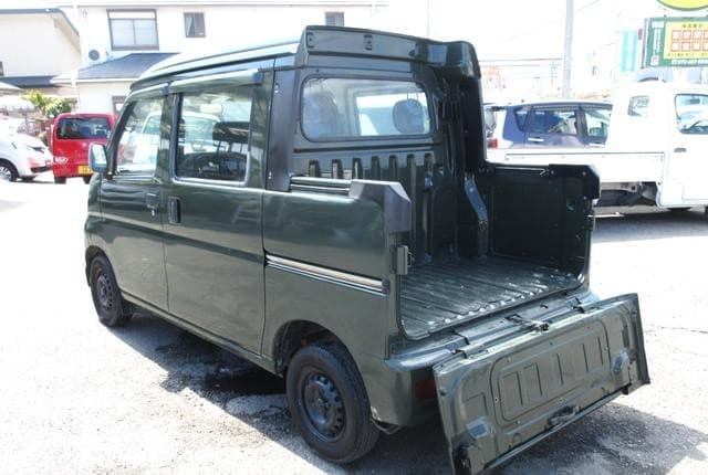 2005 Daihatsu Hijet JDM car for sale — photo 9 of 25