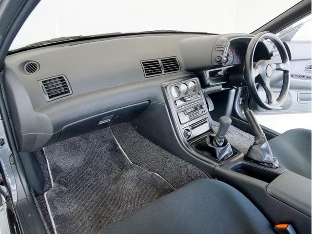 1990 Nissan Skyline JDM car for sale — photo 14 of 25