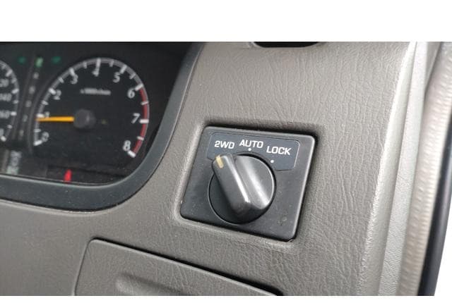 2000 Nissan Elgrand JDM car for sale — photo 17 of 25